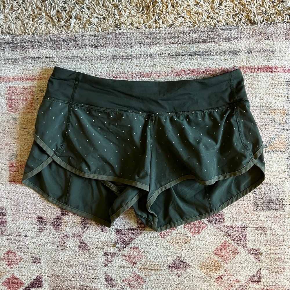 Forest green lulu shorts